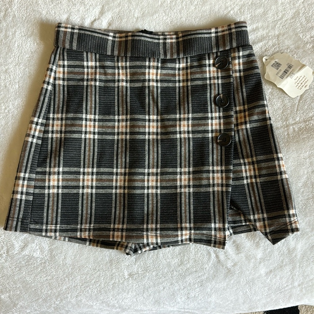 Never worn, tags still on.